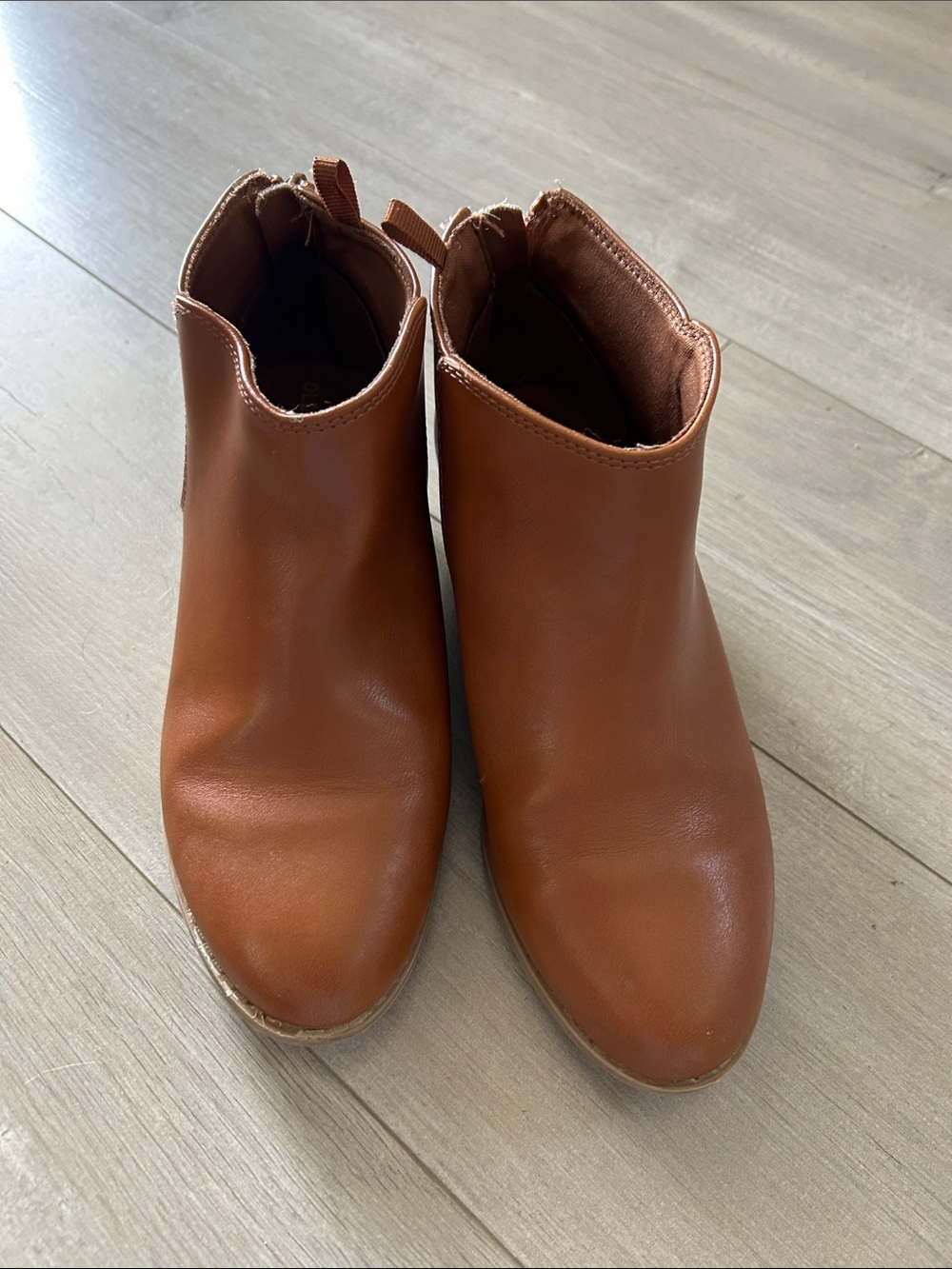 Old Navy Tan Kids Ankle Boots - Slip-On Chelsea Style